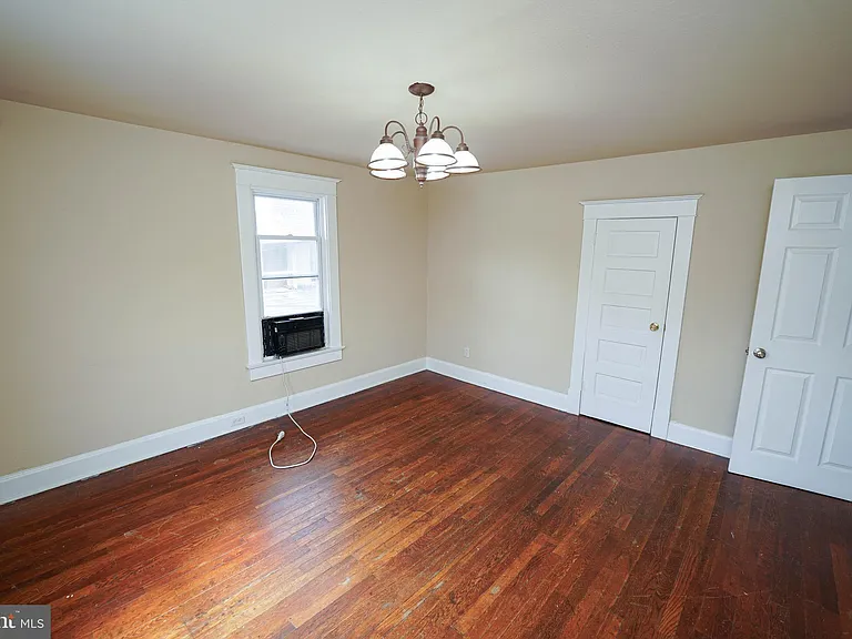 235 Newton St #4 — Photo 10