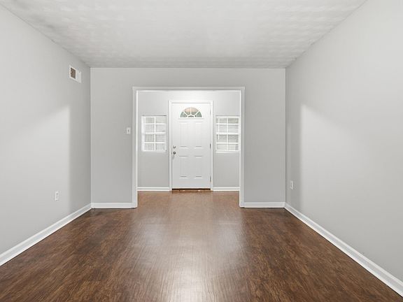 5th image of 3390 Covington Pike