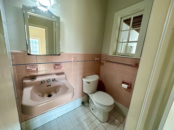 4th image of 409 N Carroll Boulevard Pearl St #502-2