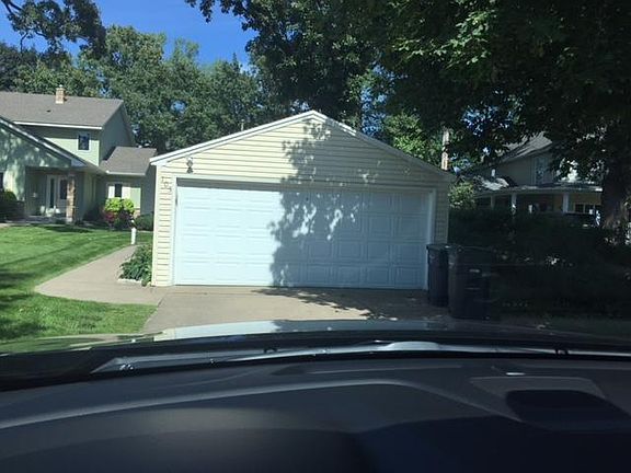 2nd image of 105 S Shore Dr
