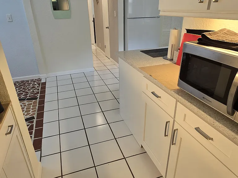 47 Nottingham Ln — Photo 2
