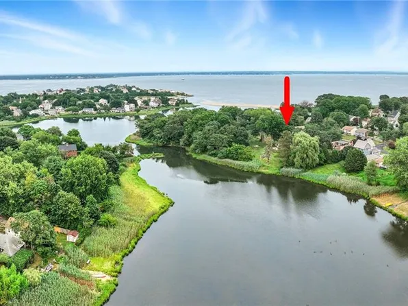 57 River Vue Ave, Warwick, RI 02889