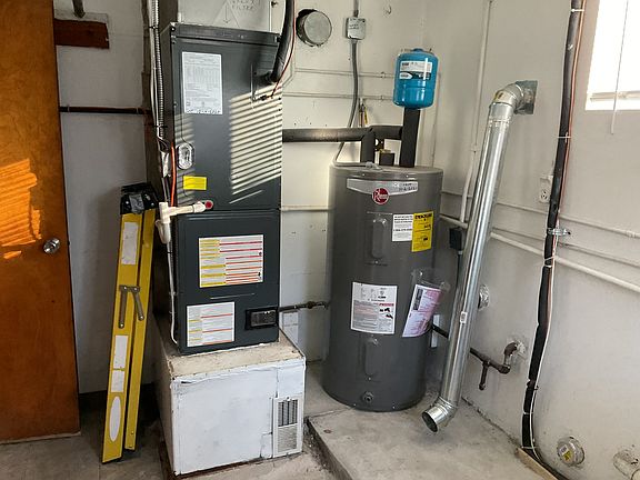 4th image of 7501 Towerview Ln