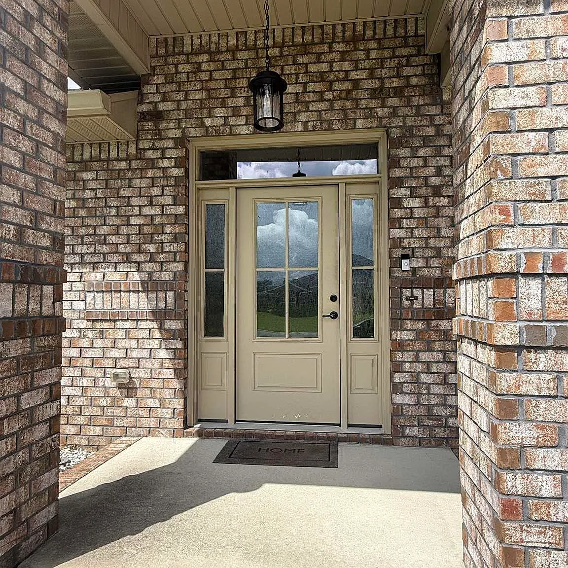 4 bed, 2348 sqft, $2,600 — Photo 2