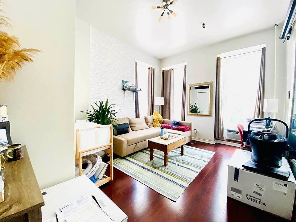 1st image of 584 Franklin Ave APT 1