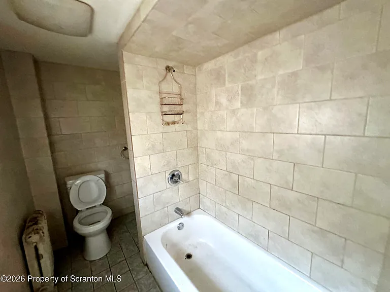1019 Kirst Ct — Photo 10