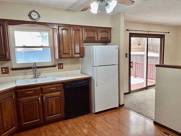 3rd image of 4205 SW 35th Ter