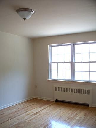 1st image of 40 Verona Pl APT A5
