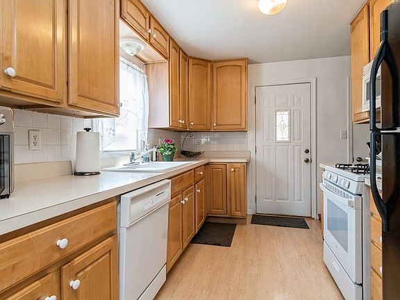 2nd image of 107 Park Dr