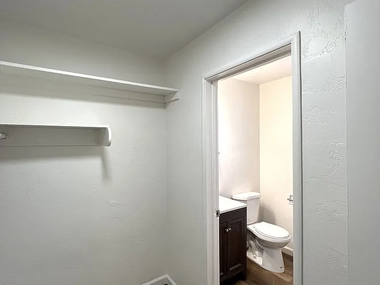 1408 G St — Photo 13