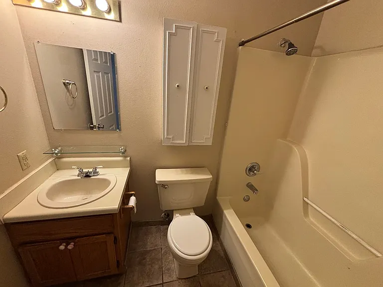 72 Crystal Dr — Photo 9