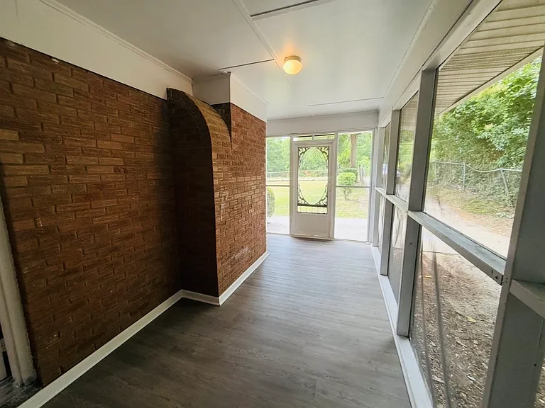 304 E Barr St — Photo 23