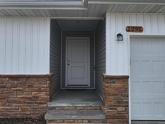 5th image of 1295 S Whitaker Avenue
