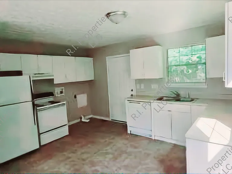 565 Highland Dr #3 — Photo 8