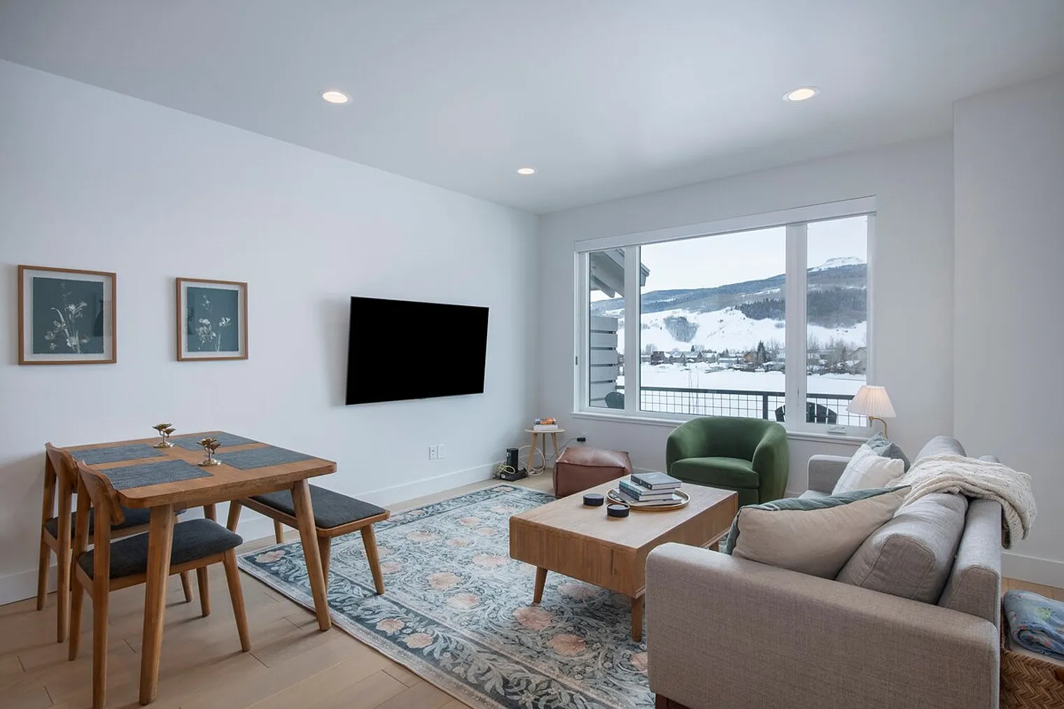 3 bed, 3.0 bath, $8,922 — Photo 1