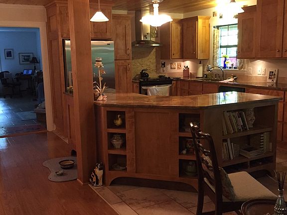 Custom Maplewood Island