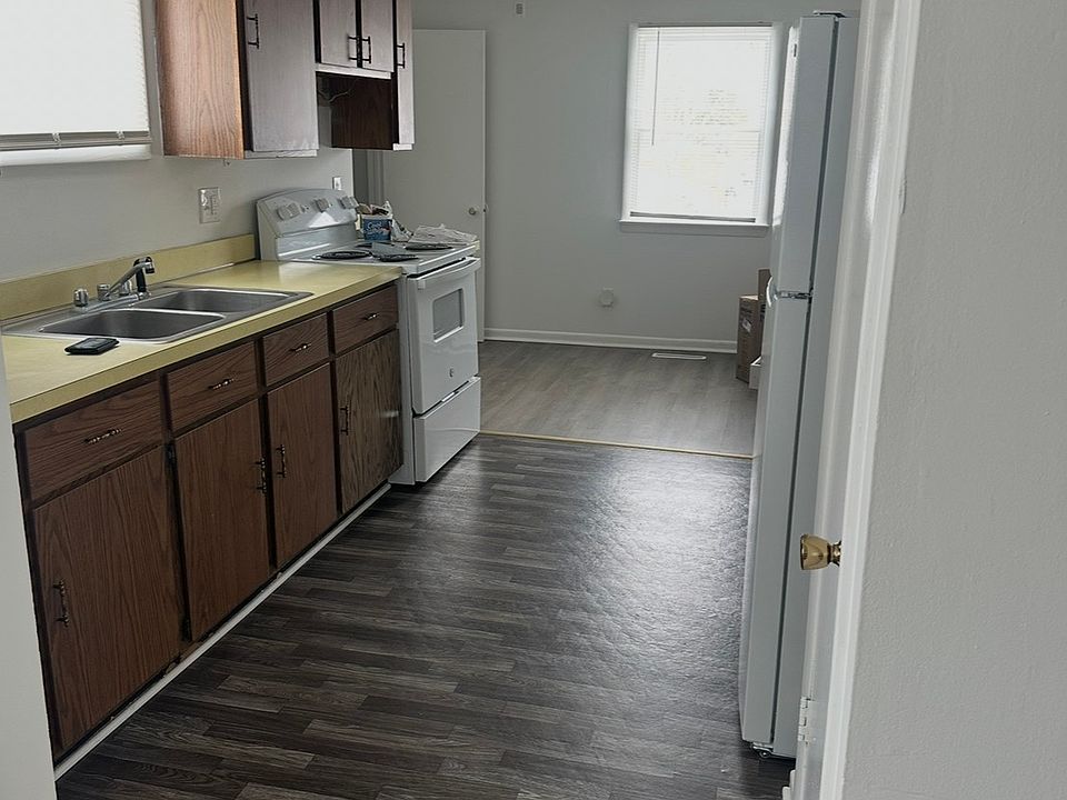 1st image of 22100 Point Lookout Rd #14B