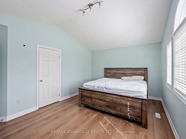 1489 Coronation Dr — Photo 23