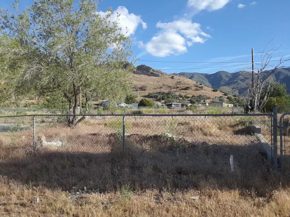 8708 Redbud Ct, Lake Isabella, CA 93240