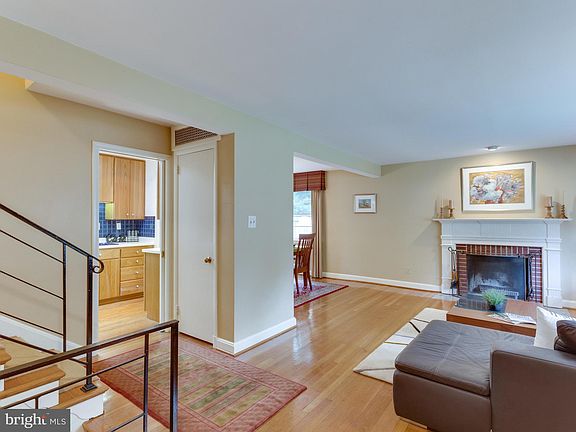 3rd image of 5924 Jewell Ct