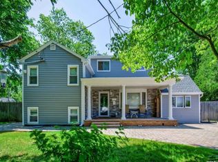 1428 Pine Dr, Bay Shore, NY 11706