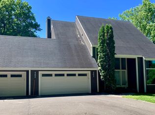 8804 Flesher Cir, Eden Prairie, MN 55347