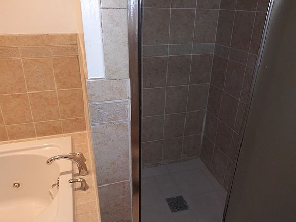 2nd image of 421 Irvine Turner Blvd #1