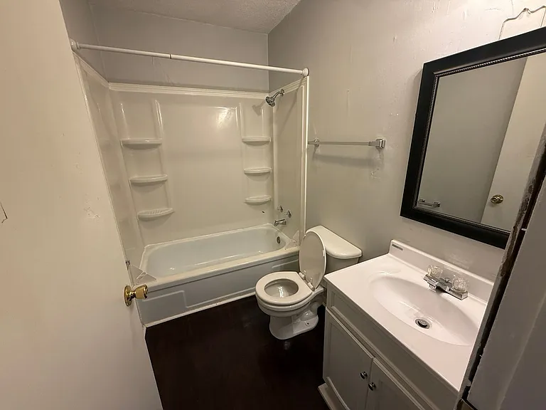 2824 E Memorial Dr — Photo 10