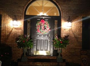 10 Saint Emilion Ct, West Deptford, NJ 08096