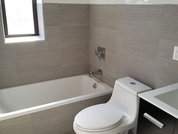 5th image of 932 Carroll St APT 5A