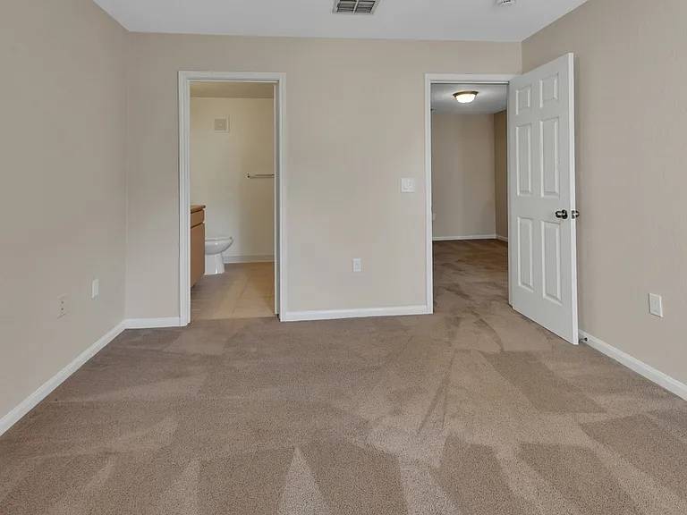 940 Village Trl #4-207 — Photo 12