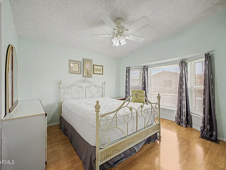 1952 E Augusta Ave — Photo 10