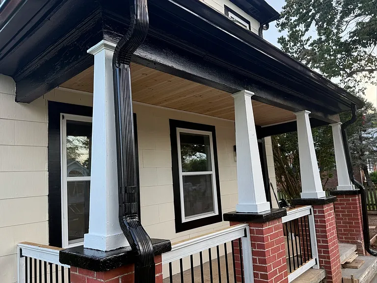 212 Glover St — Photo 2