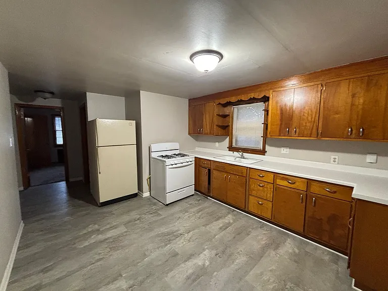312 S Porter St — Photo 4