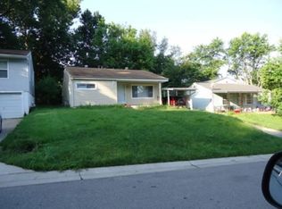 132 Becker Dr, Saint Louis, MO 63135