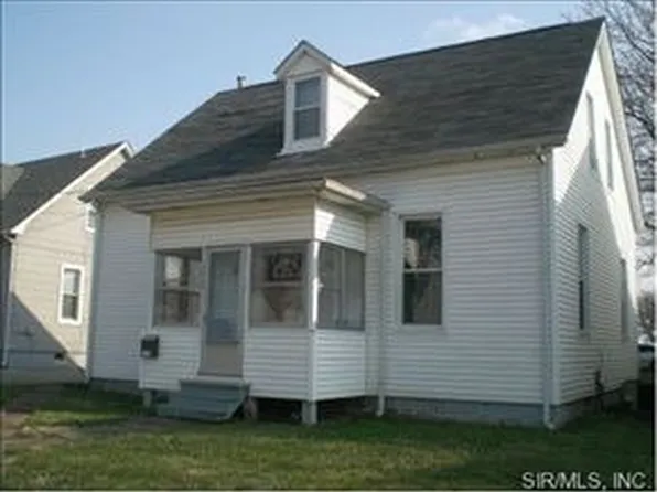 1012 W Main St, Mascoutah, IL 62258