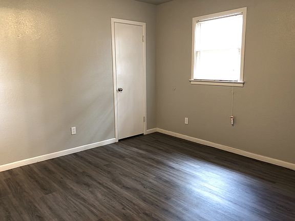 5th image of 4401 31st St