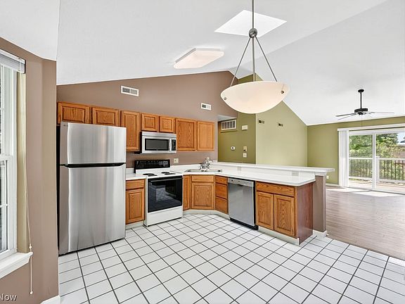 2nd image of 658 Tollis Pkwy #C