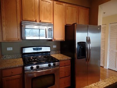 3rd image of 100 N Hermitage Ave #9