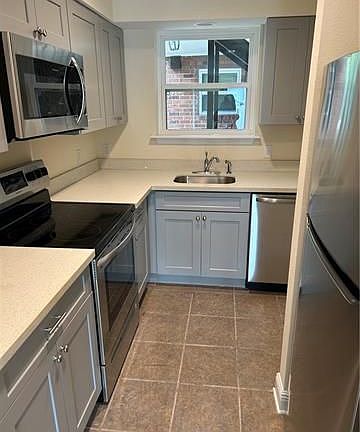 3rd image of 3324 Neyrey Dr #3