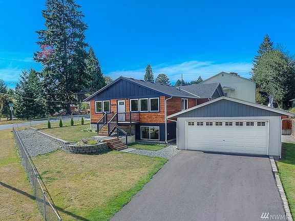 Unit B (faces East), also with it's own 2 car garage.