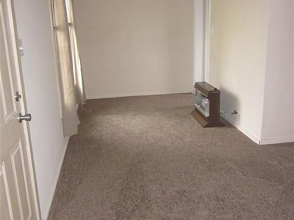 3rd image of 4421 Knoxville St