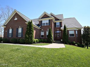 9002 Maddox Dr, Prospect, KY 40059