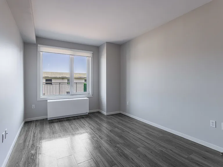 17802 Hillside Ave #309 — Photo 8