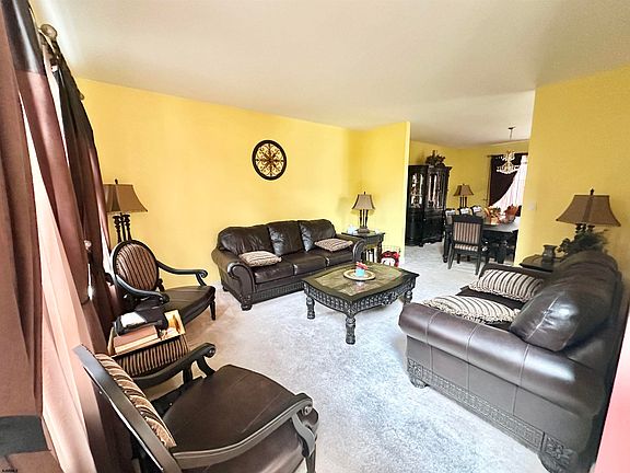 3rd image of 501 S Bella Ct