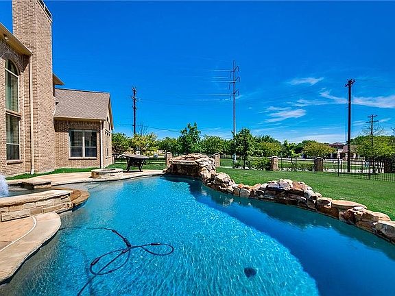5th image of 1000 Winfield Ct