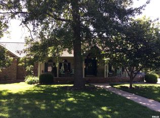 1201 Christine Dr, Carterville, IL 62918