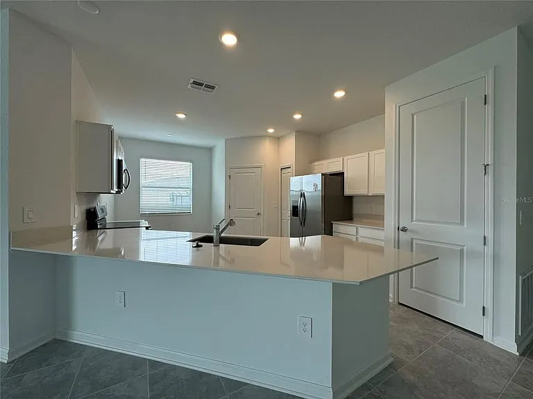 5684 Wood Bridge Pl — Photo 4