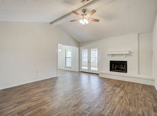 12502 SW 3rd St, Yukon, OK 73099