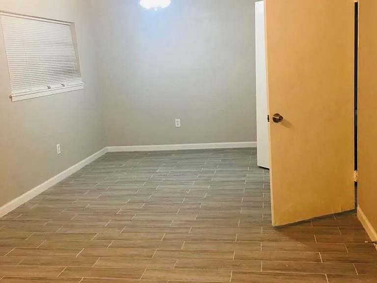 513 Cypress Ave — Photo 5